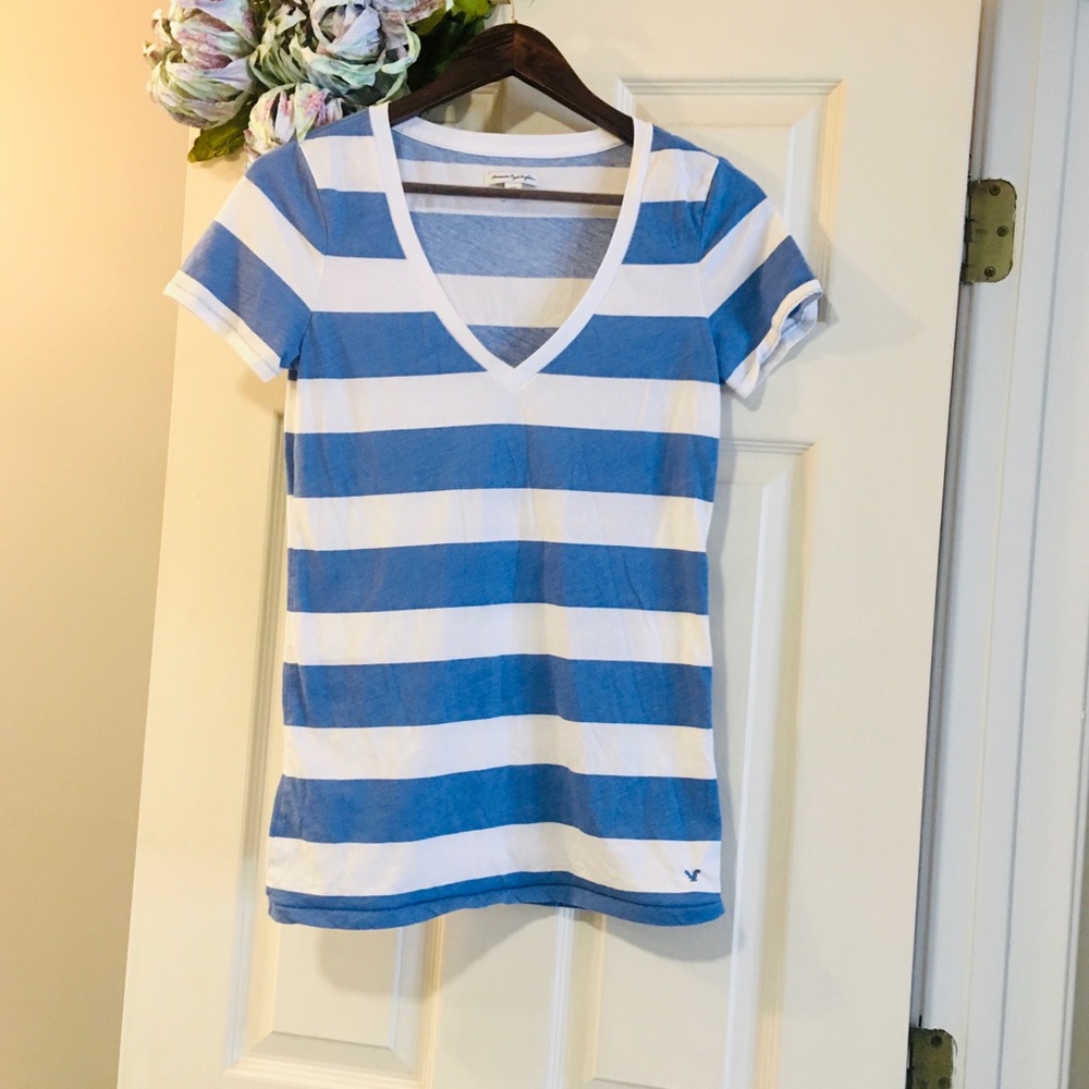 (AEO) Color-Block Stripe V-Neck Tee - Medium (M)